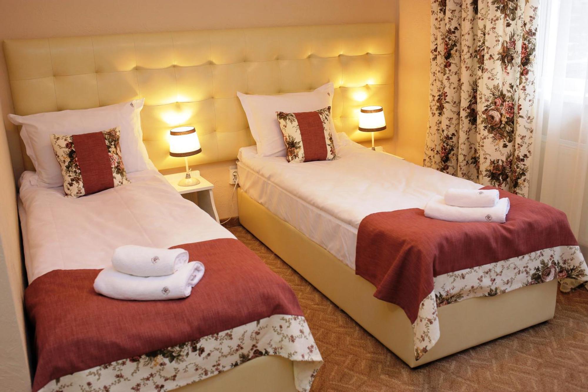 Hotel&Restaurant Premium Club Yaremche Bilik gambar